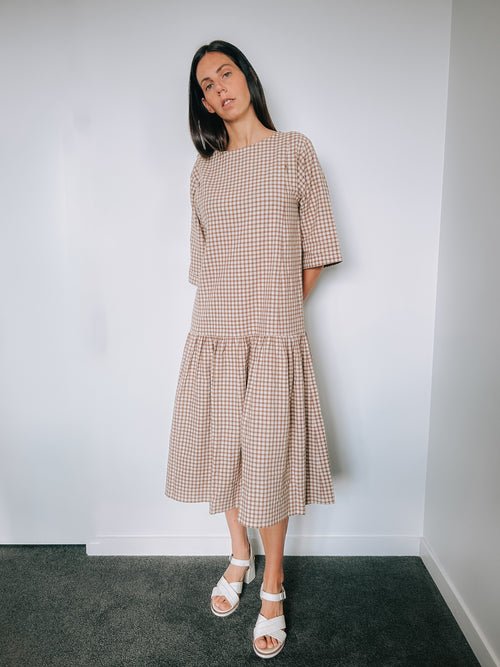 Mira Nursing Dress in cotton linen gingham – breastfeeding friendly dress with discreet zippers, designed in New Zealand